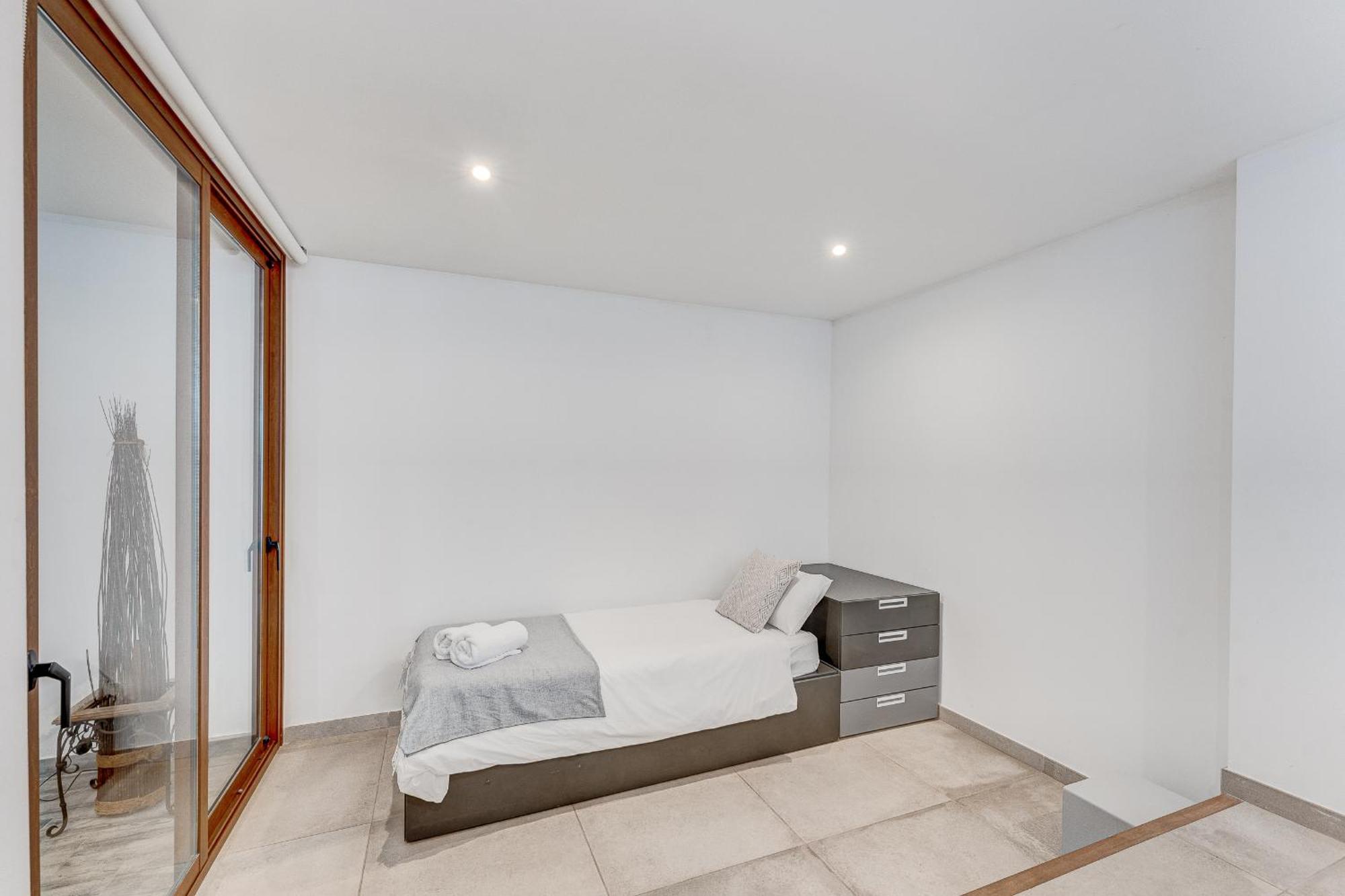 Fabulous Contemporary 5 Bedroom Villa With Private Heated Pool, Sleeps Max 13 卡亚俄萨尔瓦赫 外观 照片