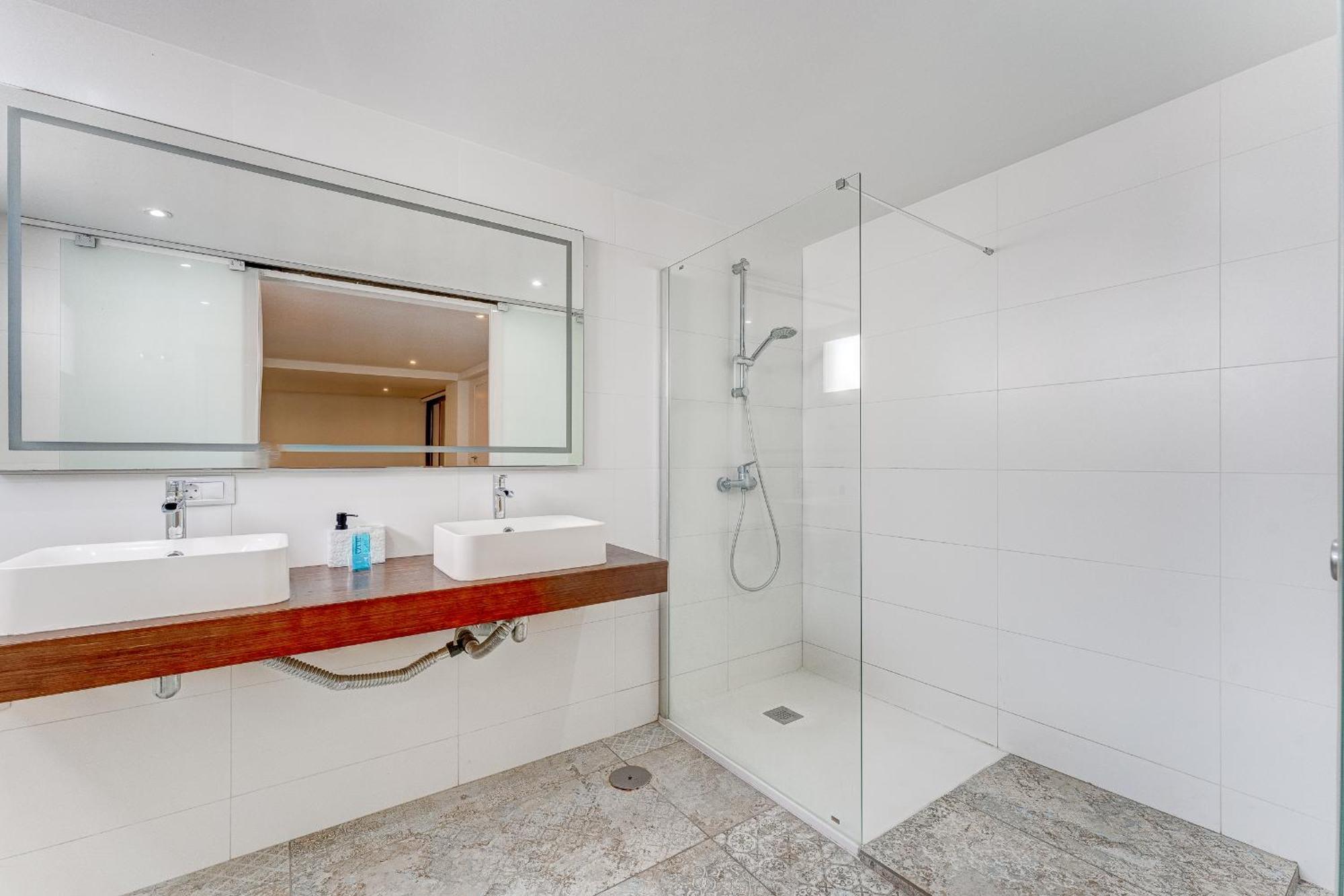 Fabulous Contemporary 5 Bedroom Villa With Private Heated Pool, Sleeps Max 13 卡亚俄萨尔瓦赫 外观 照片