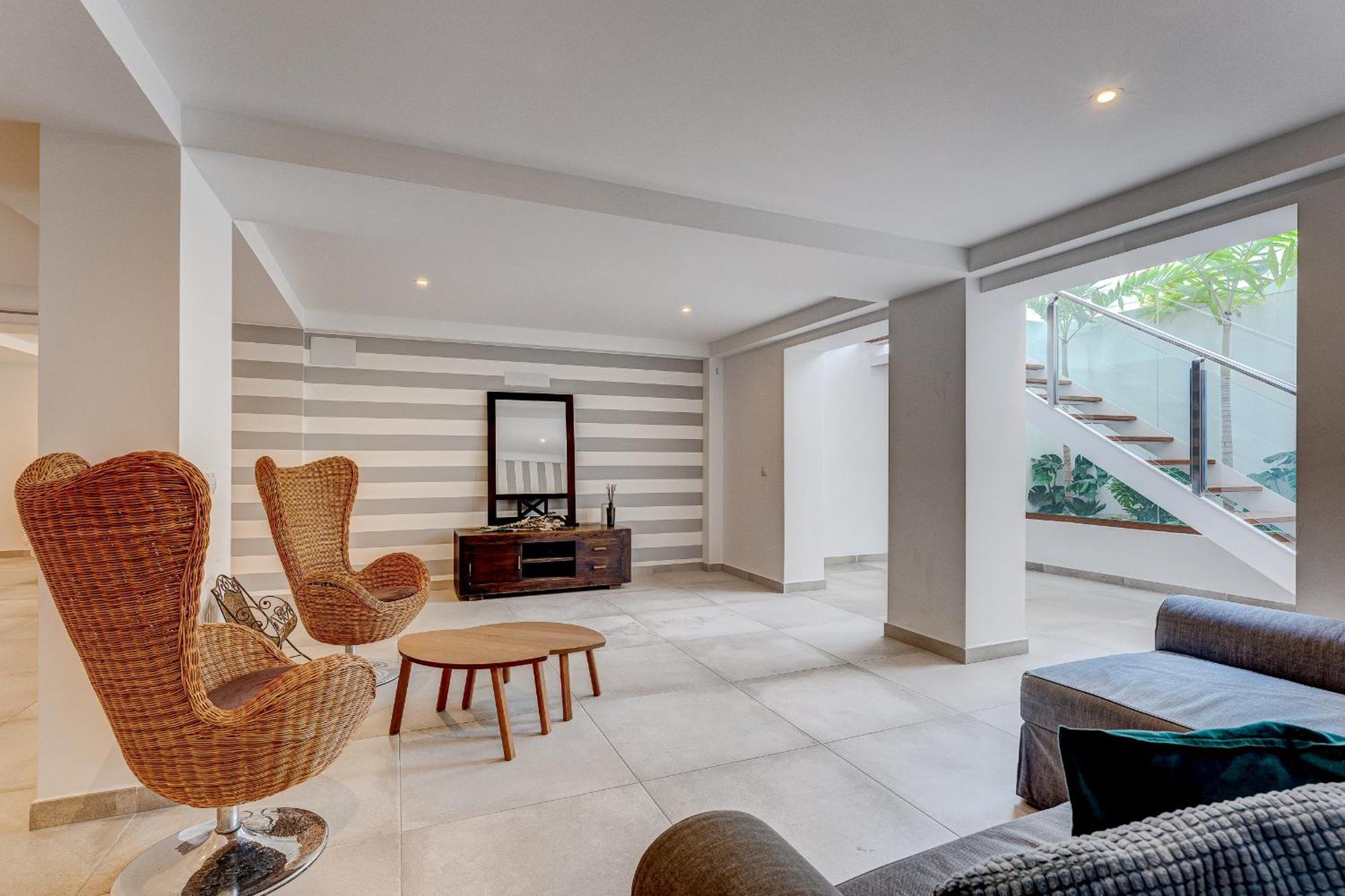 Fabulous Contemporary 5 Bedroom Villa With Private Heated Pool, Sleeps Max 13 卡亚俄萨尔瓦赫 外观 照片