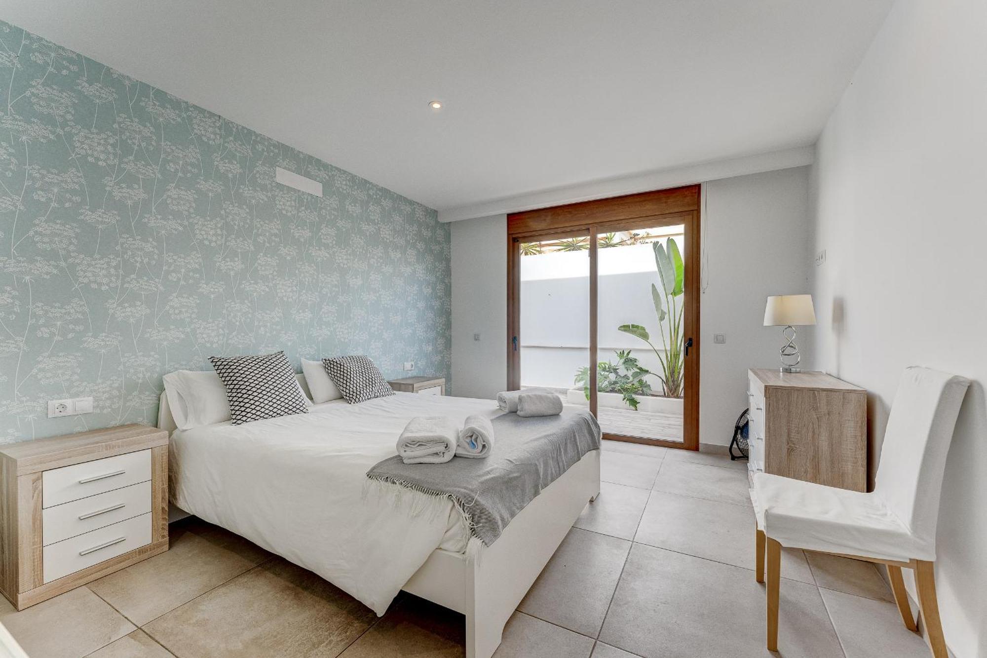 Fabulous Contemporary 5 Bedroom Villa With Private Heated Pool, Sleeps Max 13 卡亚俄萨尔瓦赫 外观 照片
