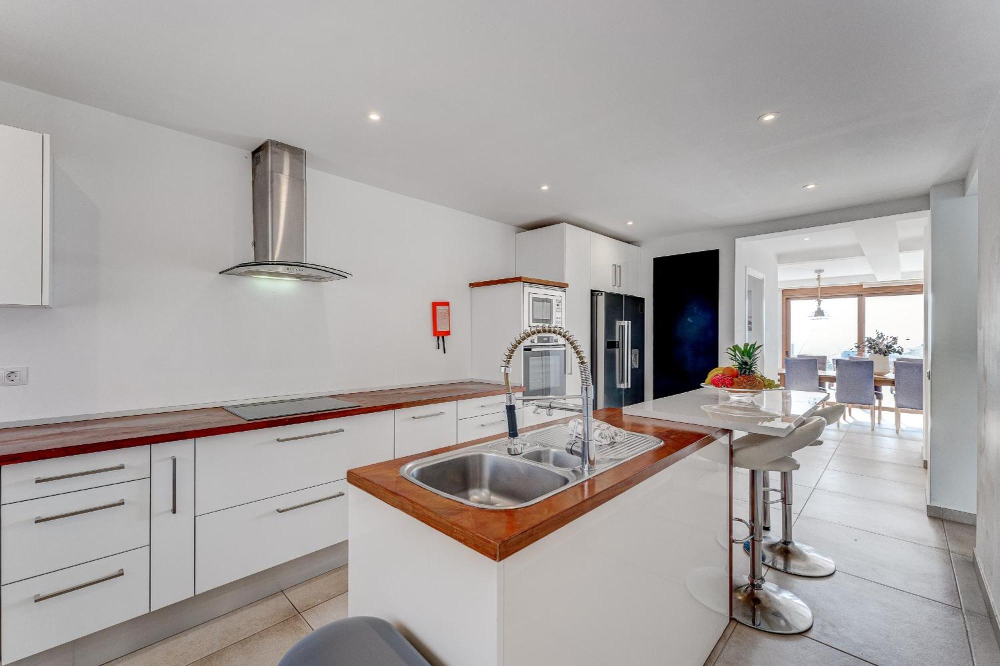 Fabulous Contemporary 5 Bedroom Villa With Private Heated Pool, Sleeps Max 13 卡亚俄萨尔瓦赫 外观 照片
