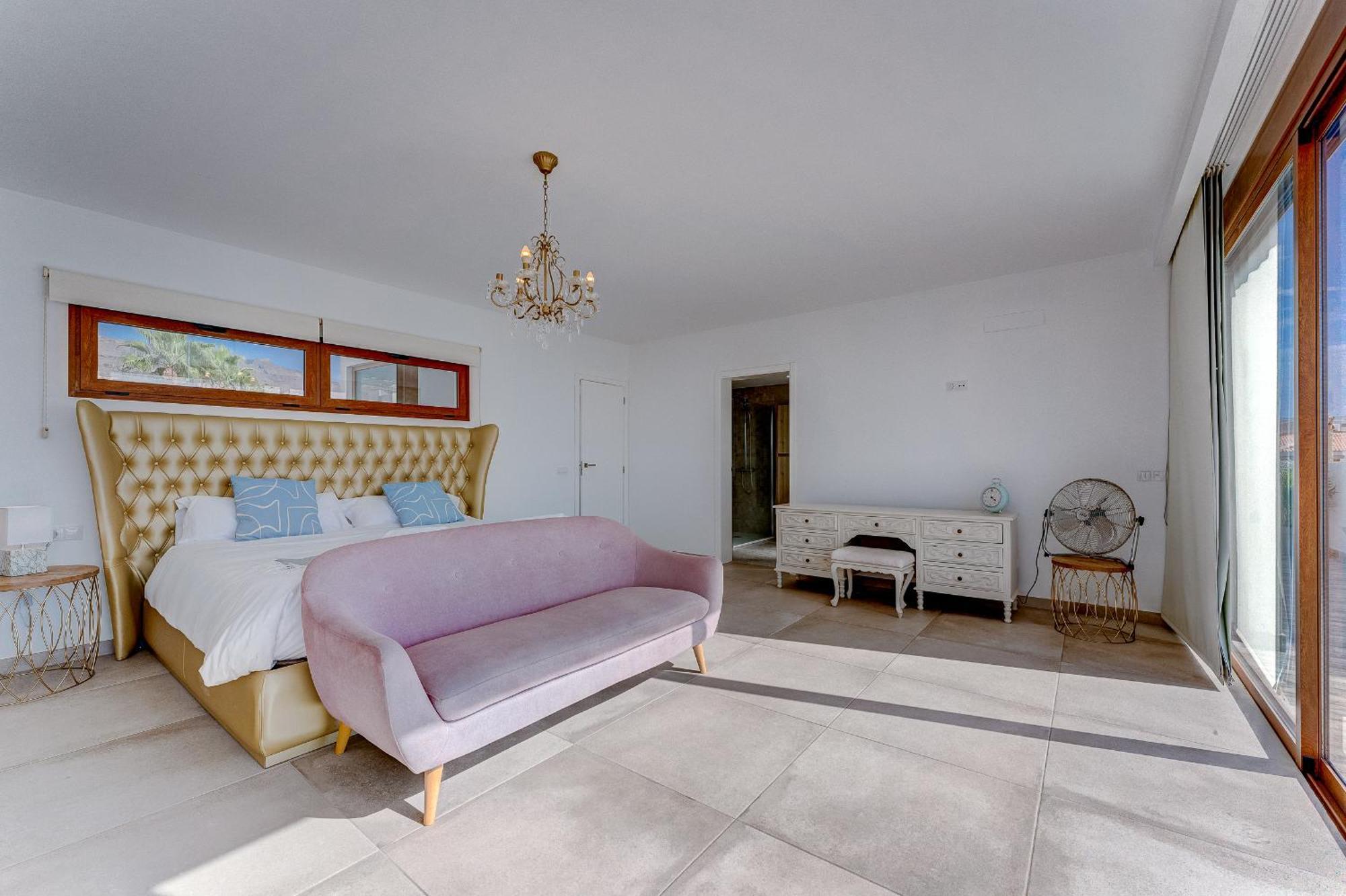 Fabulous Contemporary 5 Bedroom Villa With Private Heated Pool, Sleeps Max 13 卡亚俄萨尔瓦赫 外观 照片