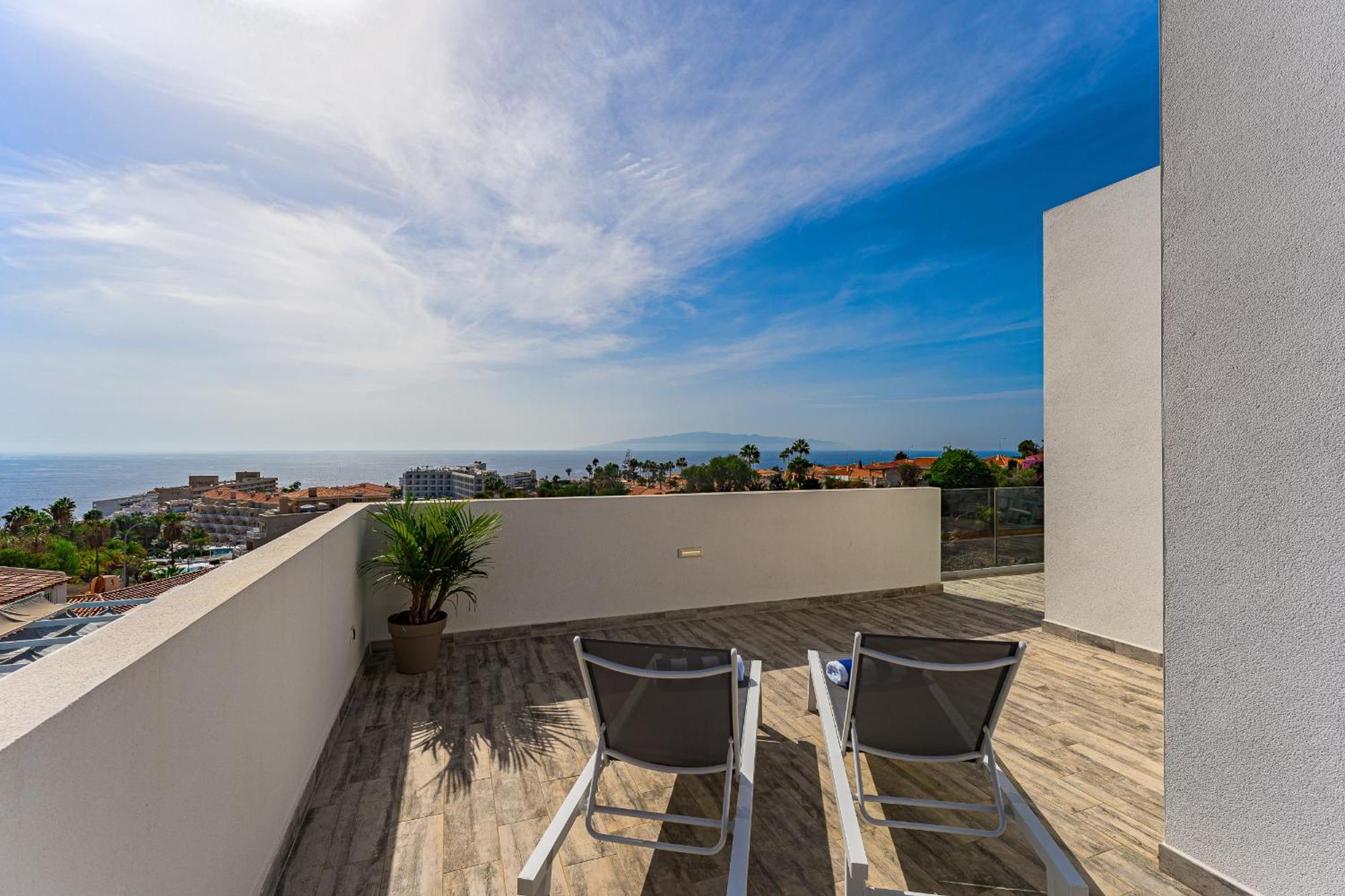 Fabulous Contemporary 5 Bedroom Villa With Private Heated Pool, Sleeps Max 13 卡亚俄萨尔瓦赫 外观 照片