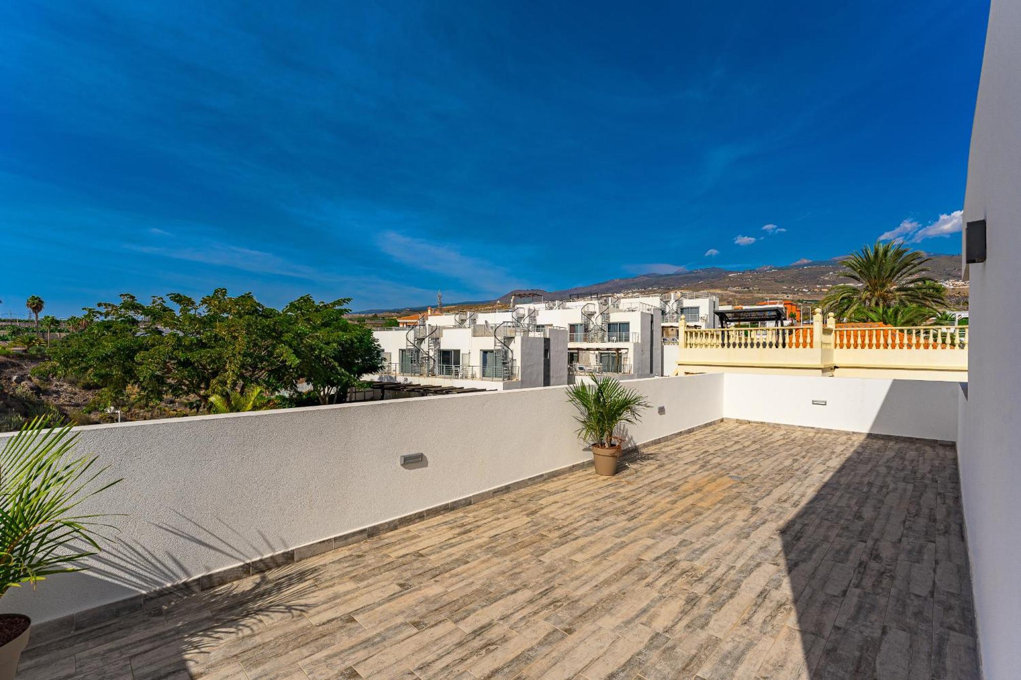 Fabulous Contemporary 5 Bedroom Villa With Private Heated Pool, Sleeps Max 13 卡亚俄萨尔瓦赫 外观 照片