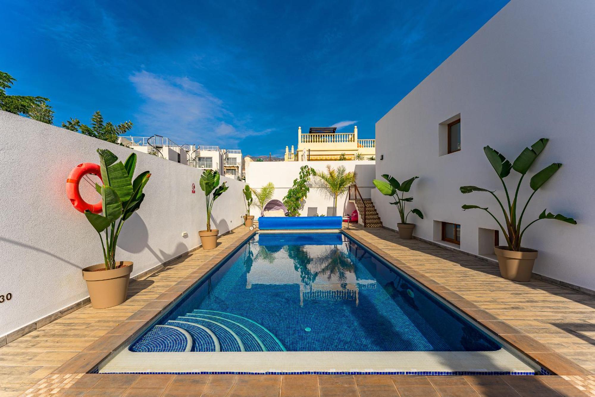 Fabulous Contemporary 5 Bedroom Villa With Private Heated Pool, Sleeps Max 13 卡亚俄萨尔瓦赫 外观 照片