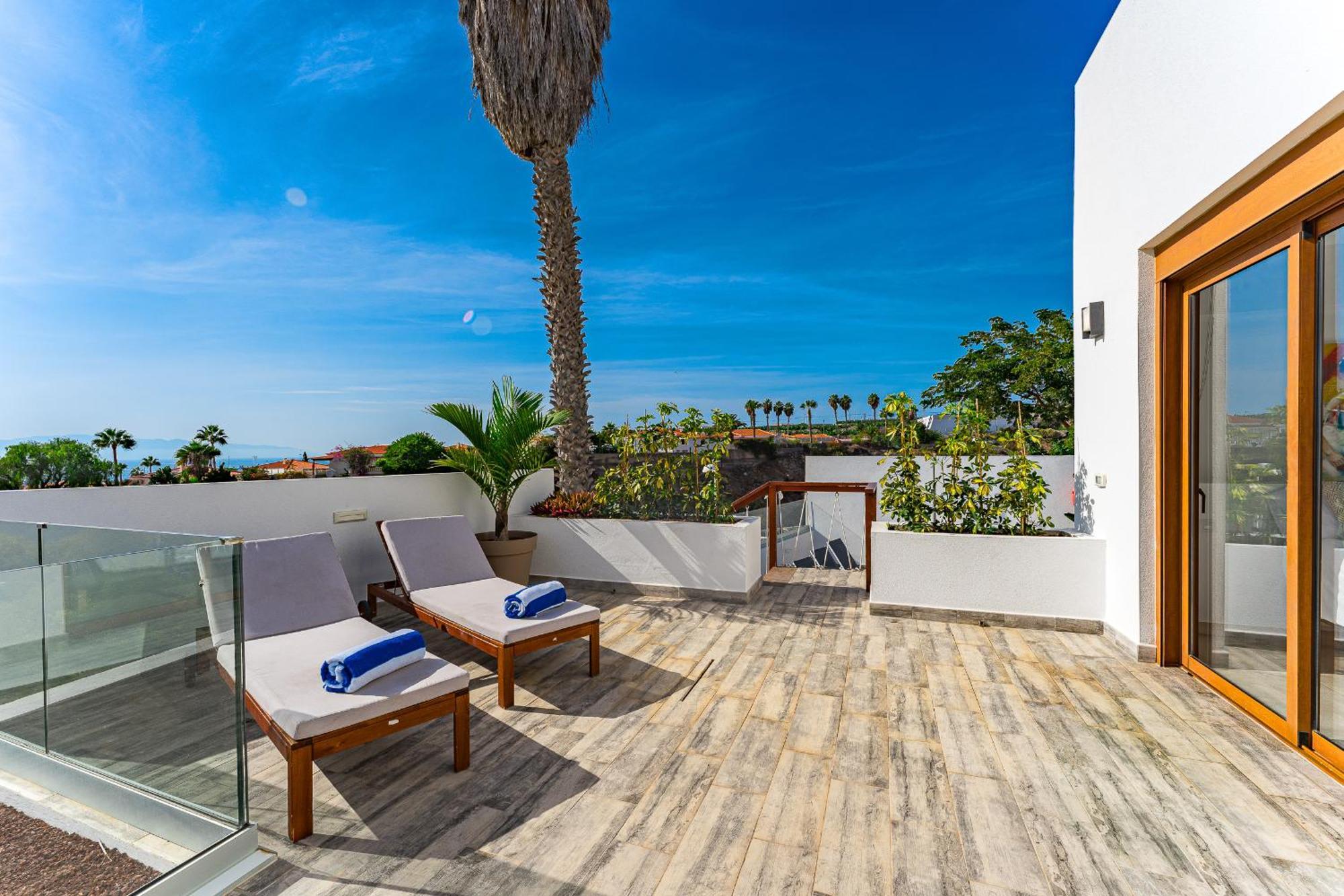 Fabulous Contemporary 5 Bedroom Villa With Private Heated Pool, Sleeps Max 13 卡亚俄萨尔瓦赫 外观 照片