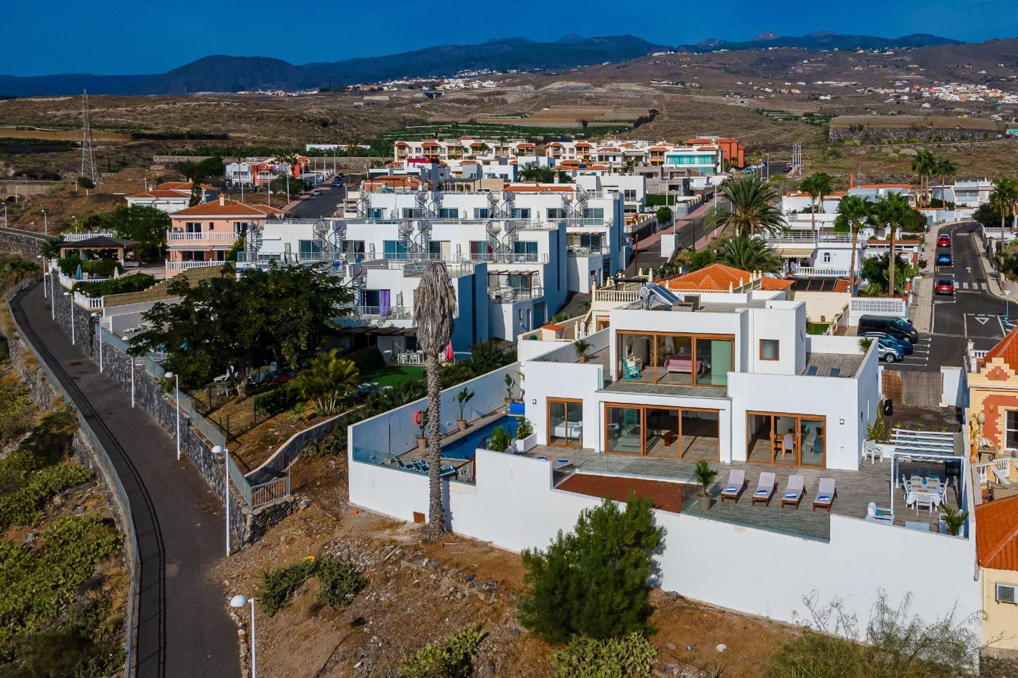 Fabulous Contemporary 5 Bedroom Villa With Private Heated Pool, Sleeps Max 13 卡亚俄萨尔瓦赫 外观 照片